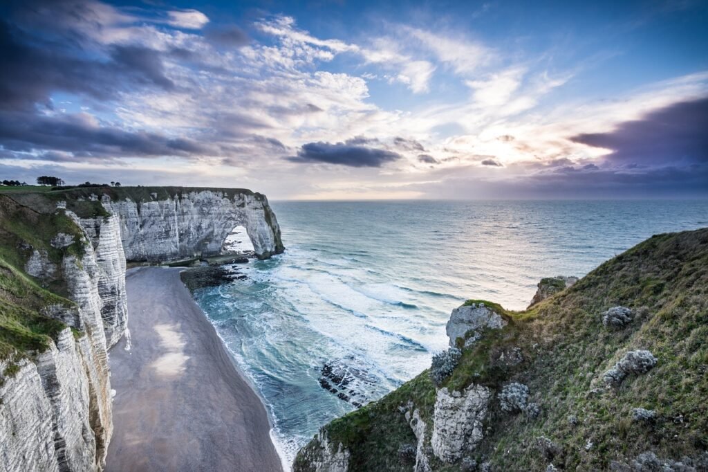 etretat, normandy, beach-1292799.jpg